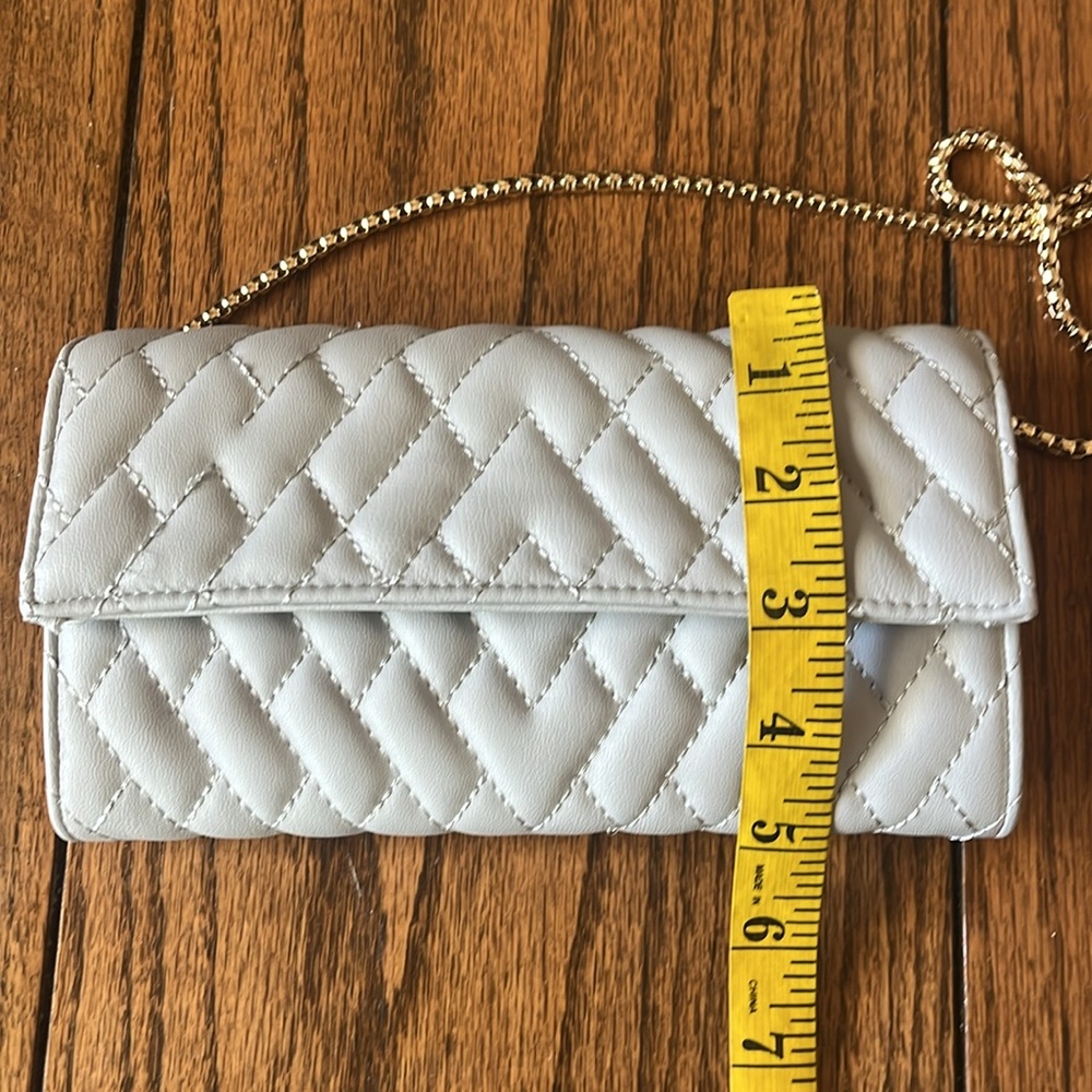 Zara Silver Gold Robe Chain Quilted
Crossbody Bag - Picture 9 of 10